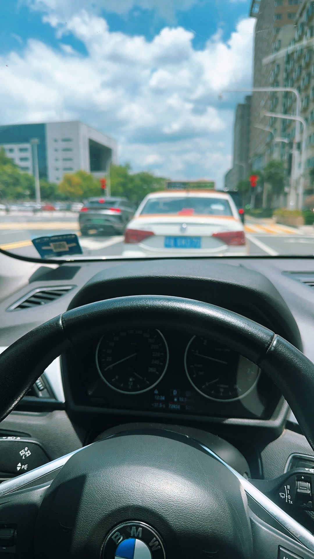 断腿后第一次开车……断的是左腿哈哈哈哈哈哈