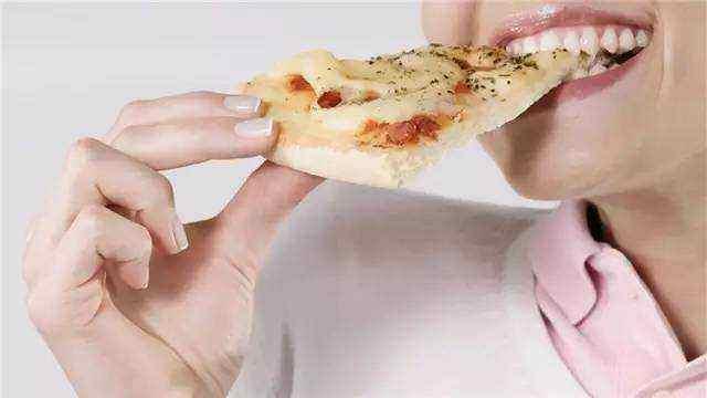 你吃饭咬到过舌头吗? 原来这是身体给自己发的一种紧急信号