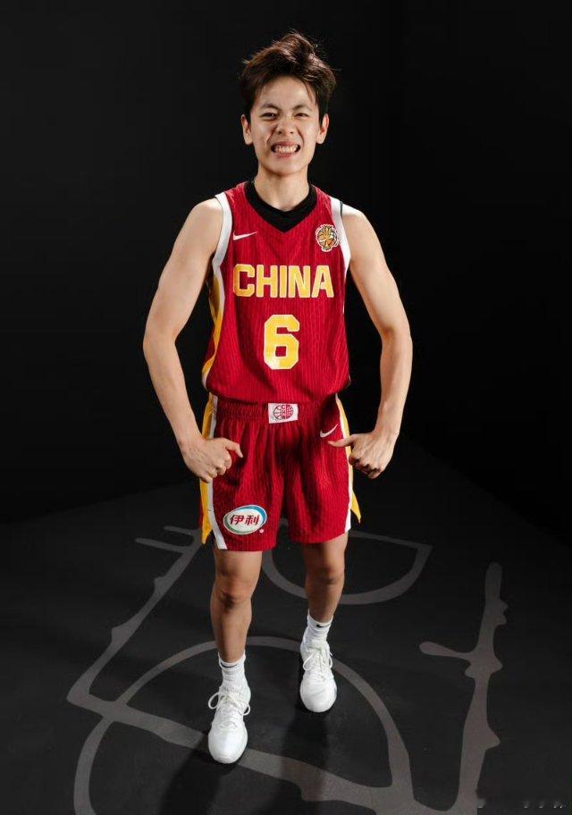 #杨舒予#输掉比赛不可笑可笑的是连站出来直面强敌的勇气都没有！明天我们期待你们的精彩表现！#杨舒予超