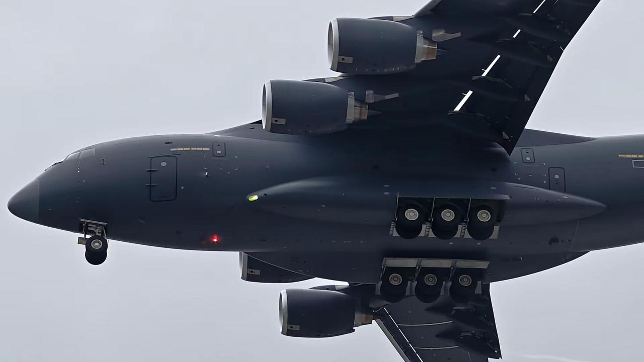 空军航空大学首次使用运-20B接学员。运20B空军航空大学鲲鹏送我去上学