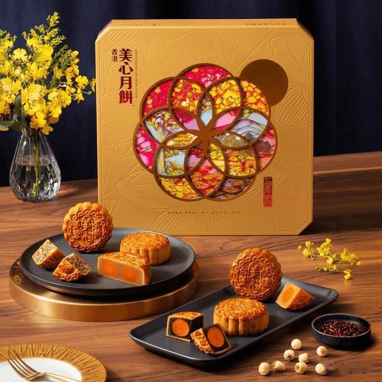 十五的月亮十六圆，十七的月饼依旧还卖两块钱。中秋节过完，楼下这家月饼摊格