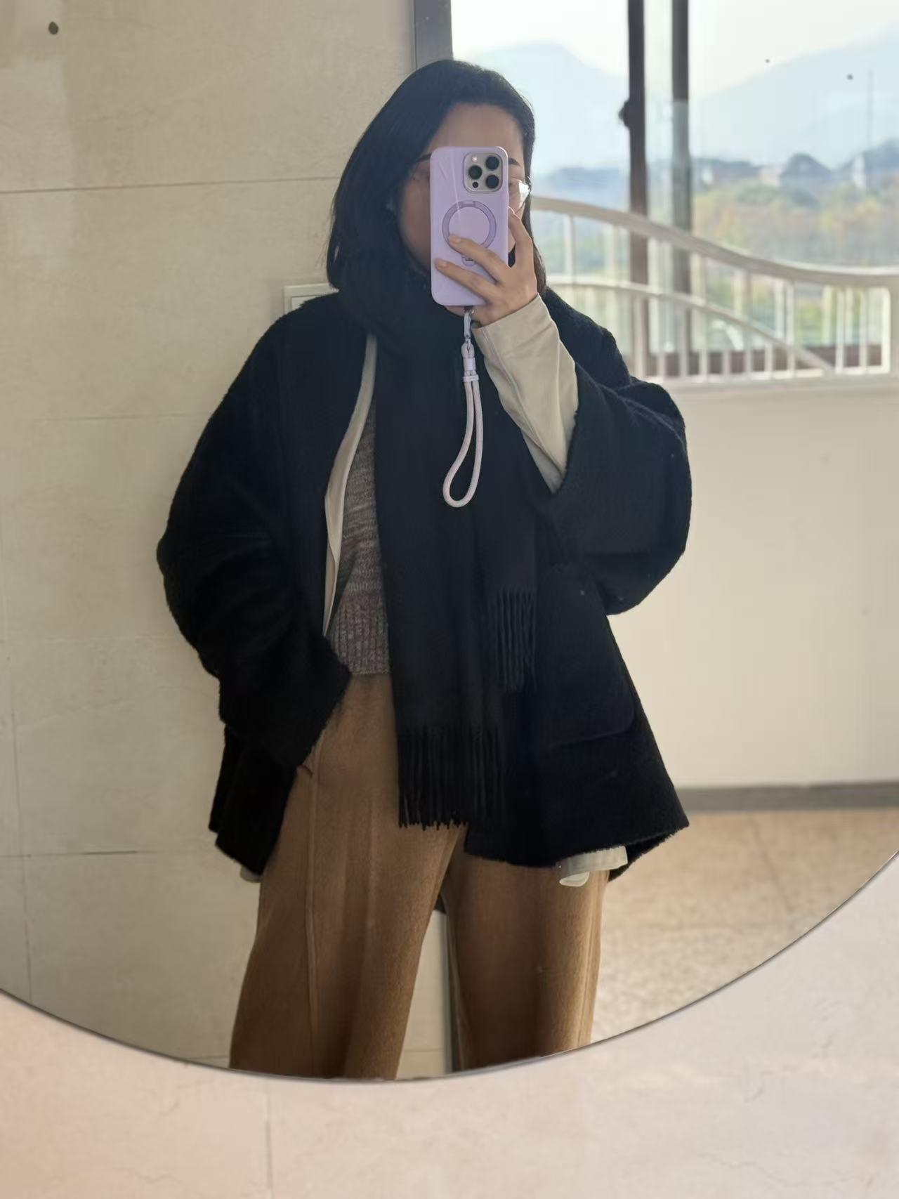 一个人，无论在哪个单位上班，千万不要邋里邋遢地去上班，​衣服可以朴素，但一定要洁