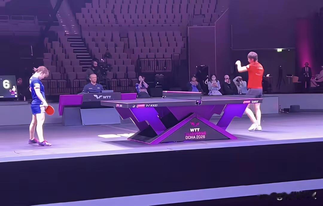 昨天王曼昱打哭大藤，我还挺高兴，转眼就看到恶心的一幕！居然有人说:鳗鱼带不