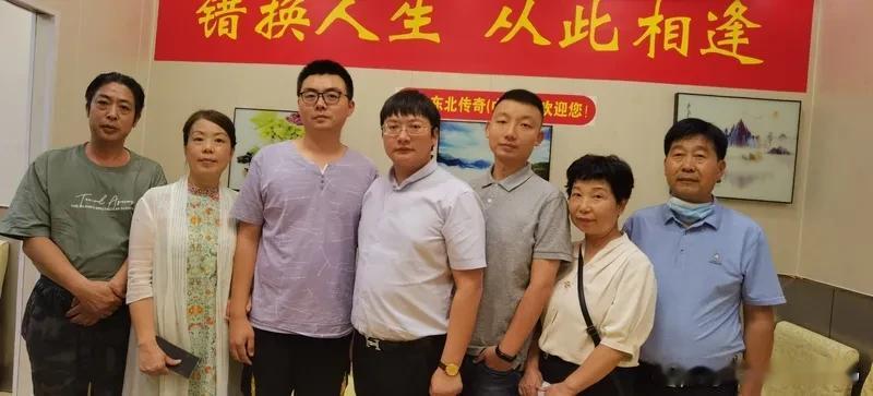 老杜啊，近来是真的惧怕了。在直播间里，哭得犹如梨花带雨一般。还拿孤儿寡母来博