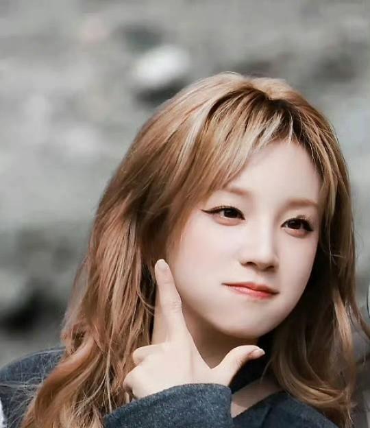 如果世界上有后悔药，最先抢着吃的肯定是宋雨琦她千不该，万不该，看是陌生号码，