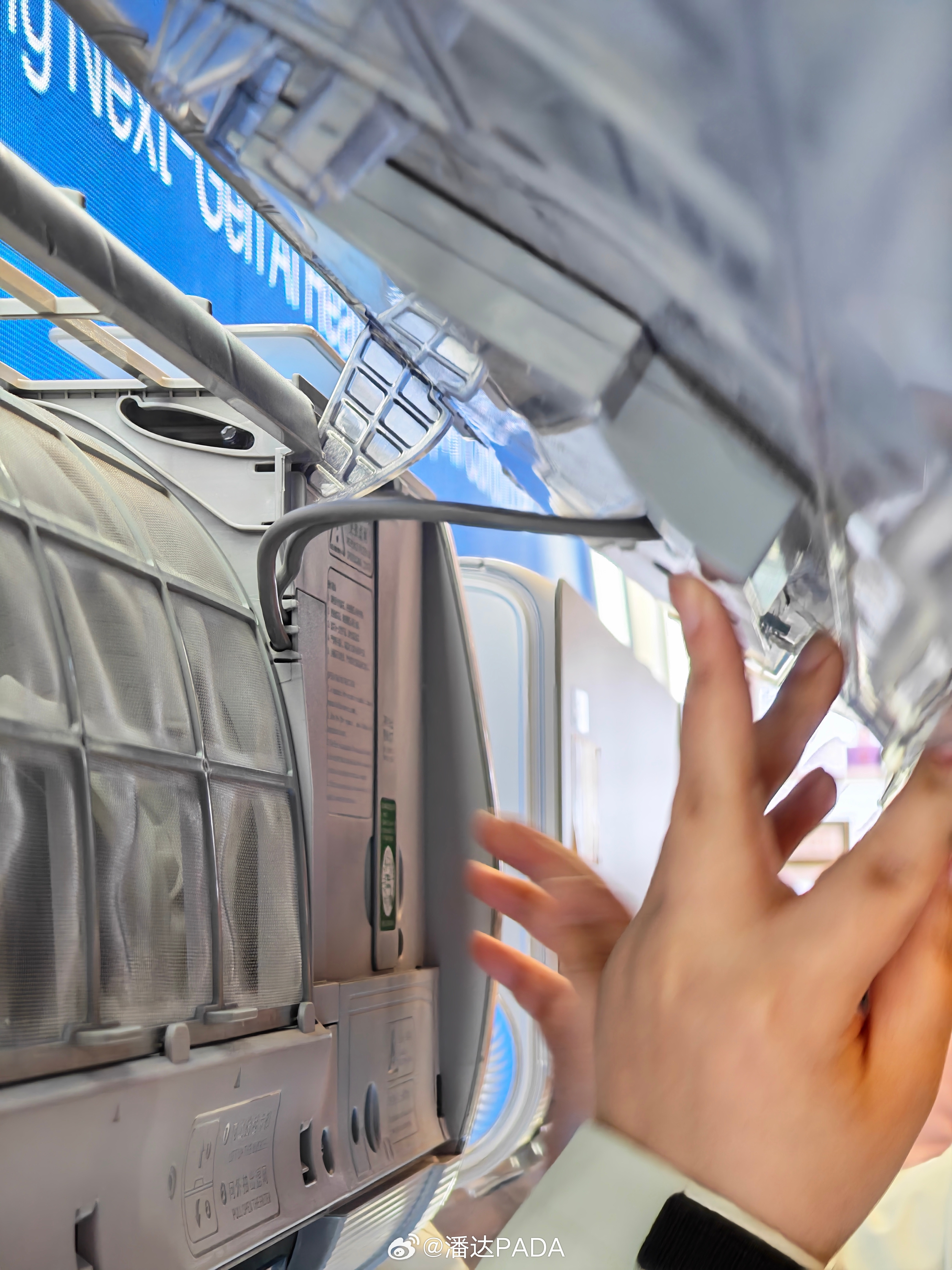 AWE2026有哪些亮点TCL展区一如既往的黑科技满满，全新的RGB-Mini