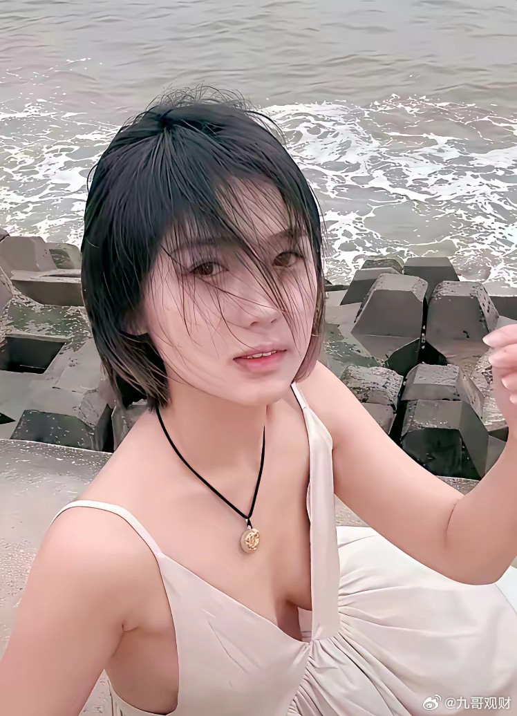第一次见大海感慨一下：大海啊，全都是水！​​​