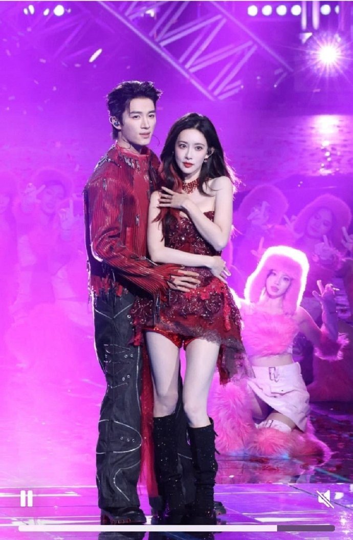 王星越环抱孟子义王星越环抱孟子义