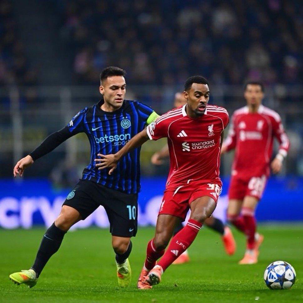 上半场伤了两个下半场怎么换人齐沃得动动脑子了图拉姆上半场感觉踢得有点随意放松