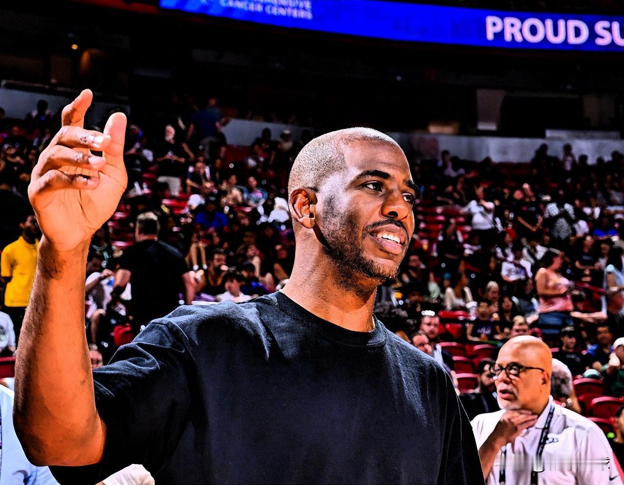 快船队史传奇保罗说出了心里话！近日，保罗在一档节目中谈到快船将他送回家的决定