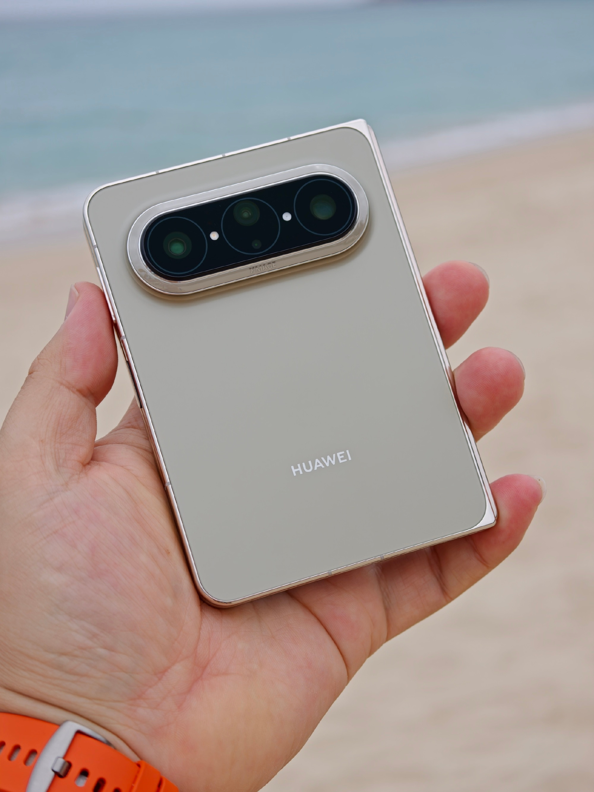 分享一组华为PuraXMax橄榄金外观图赏，你心动了吗？