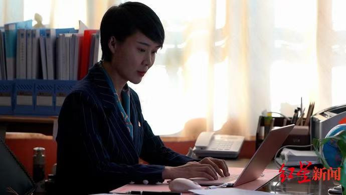 痛心！贺娇龙意外坠马，头部重伤不幸离世，生前曾谈及为何坚持骑