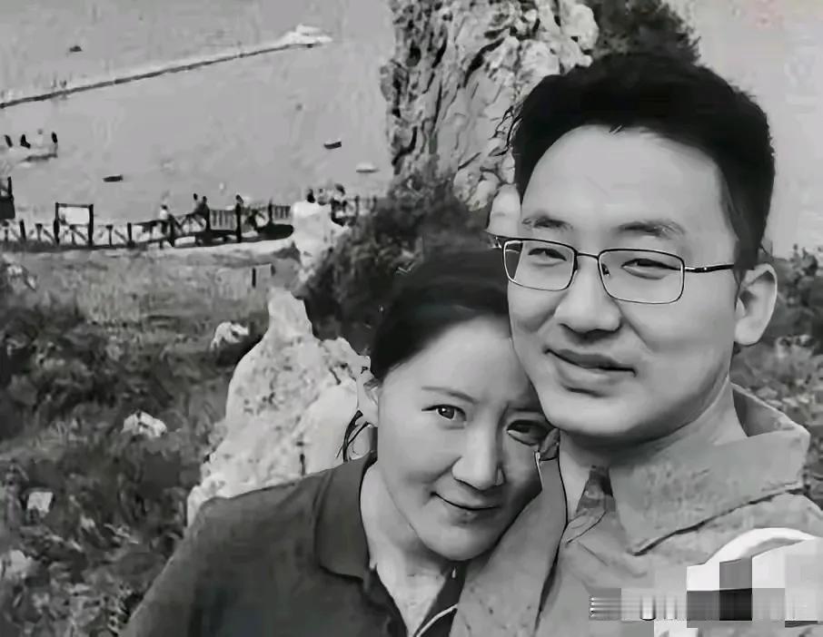 事实证明，恋爱脑的女人不分年龄。46岁的石护士长也是真爱肖飞了，为他流产两次，飞