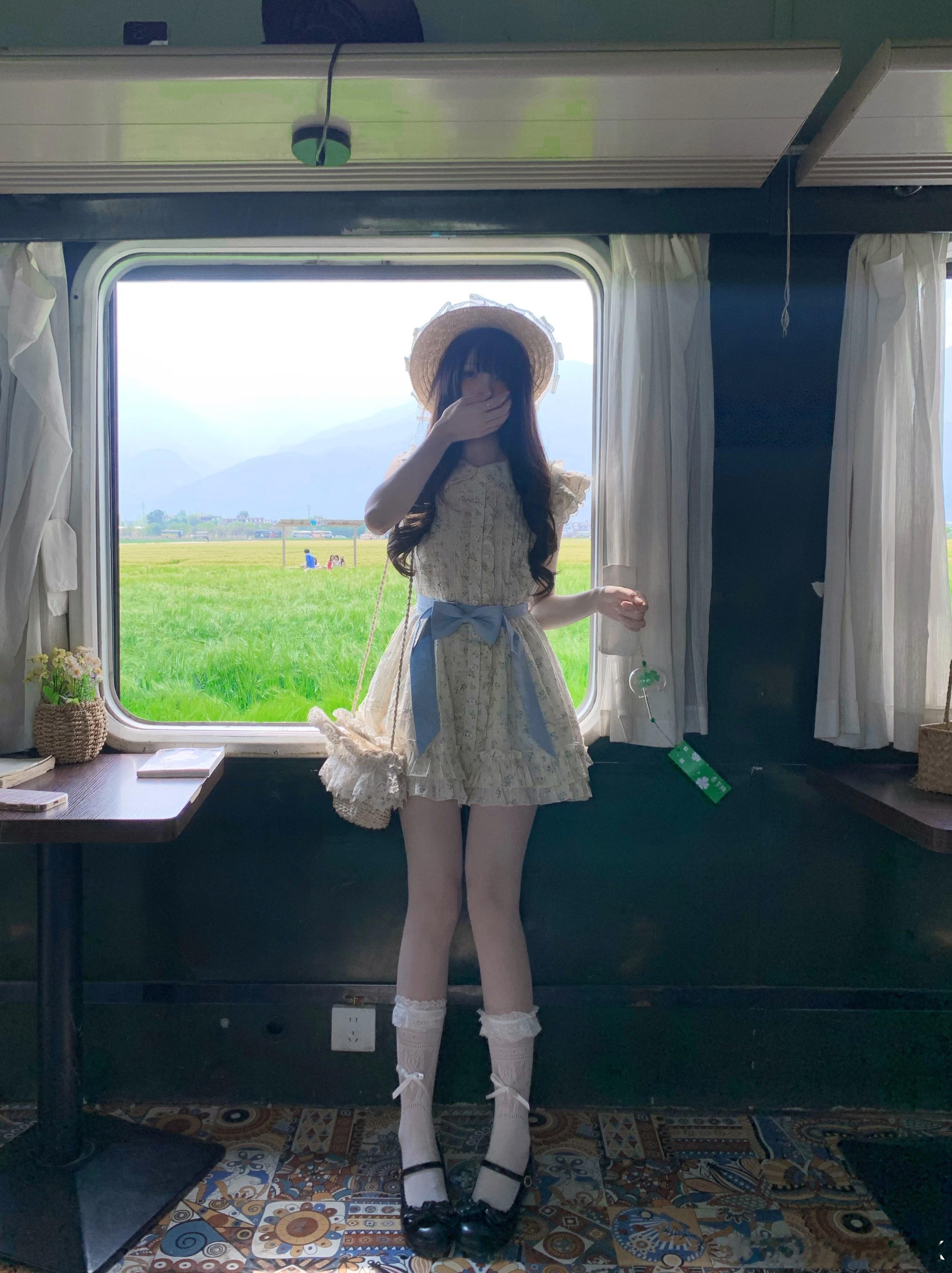 jk🌼🫧喜欢天晴夏天的快乐，是碎花裙给的💐低饱和粉调+浪漫碎花🌸，不