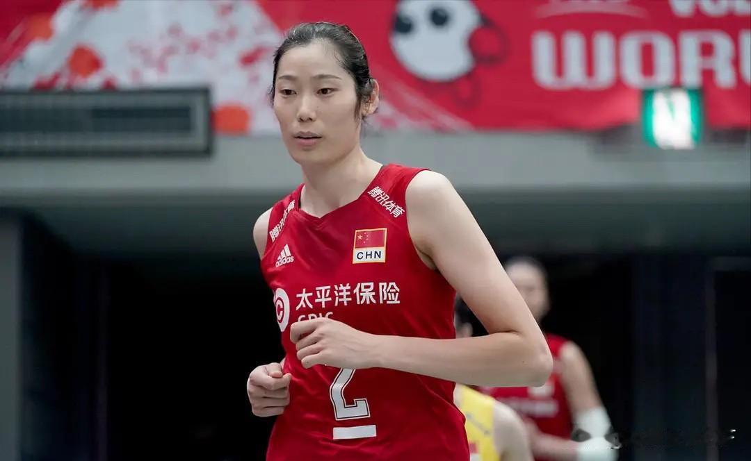 心寒到骨子里！朱婷拒谈国家队：当年带伤死拼，换来的是网暴和冷遇别再喊她救场了