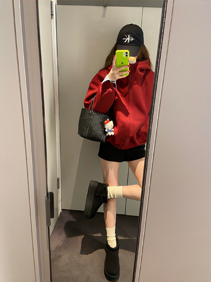 朋友减肥成功后才知道自己是大美女(自以为是版)ps:没锻炼，喝了一个月的中药，掉