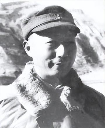 解放战争中，聂荣臻指挥进攻狮垴山，杨成武急忙打来电话：“阵地上全是日军!“聂荣臻