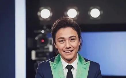 刘烨儿子像刘烨吗？都说混血儿长得帅，但是我看刘烨儿子没有刘烨帅！#刘烨##刘烨