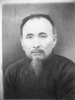 1935年，给孙中山当过贴身护卫的杜心五，已经66岁了，被日本兵关了起来，眼看第