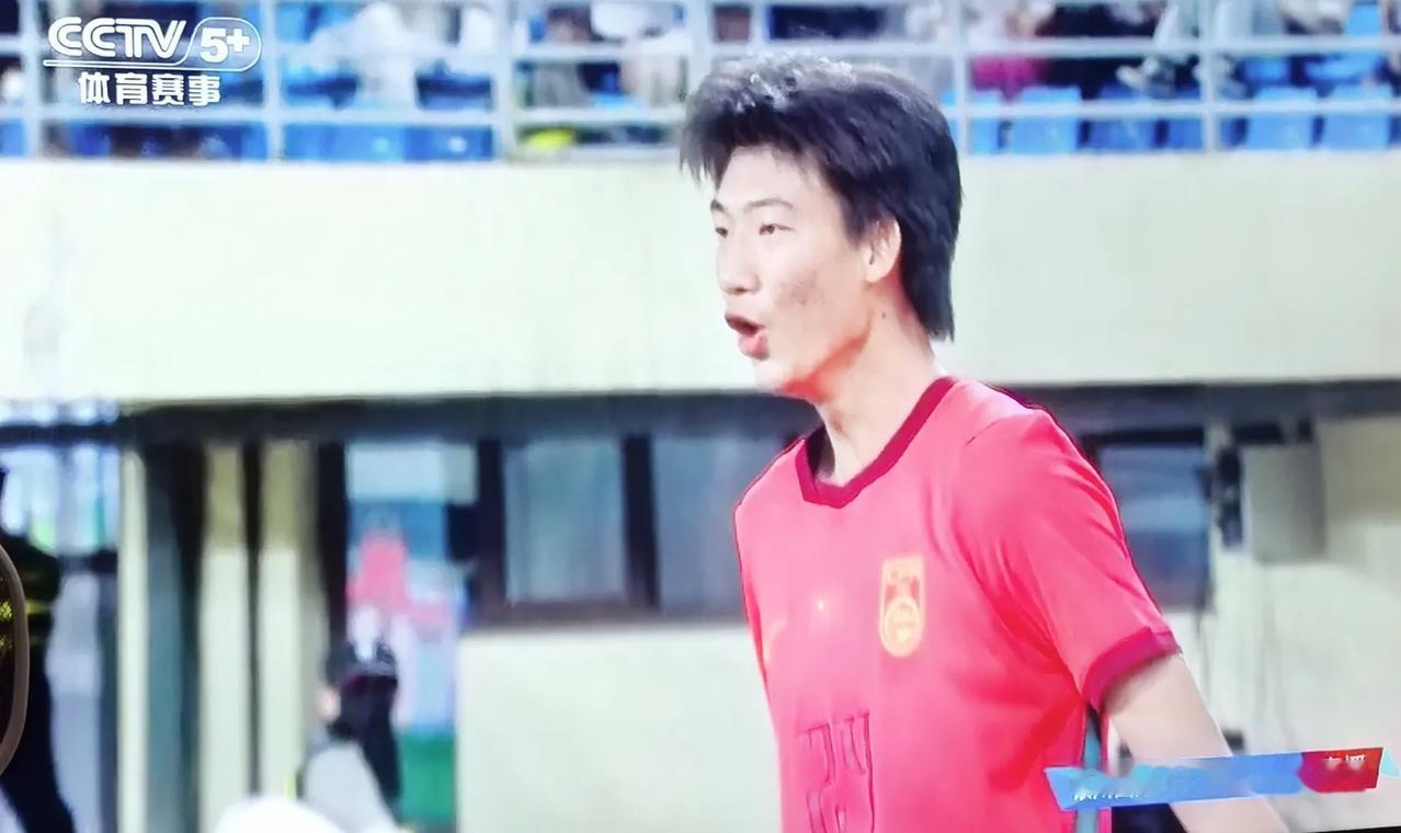 太爽了！压着澳大利亚队踢！2：0！U17国青领先！帅惟浩上半场进球，下半场赵松