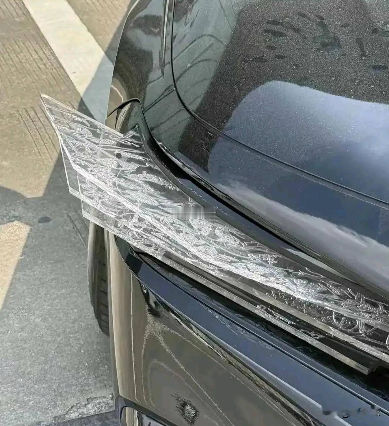 这种车灯高速行驶跟刀片没有区别，这是怎么上得到路的？