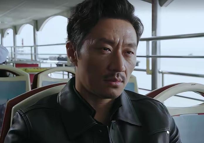 《迷墙》杜磊这个角色，虽然阴戾狠毒，替李槿干了不少坏事，但他念旧主，守信义，默默
