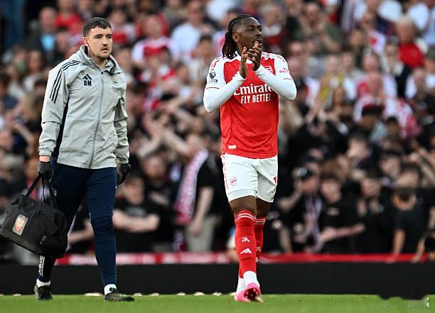 阿森纳1比0纽卡斯尔一场艰苦的胜利，代价也是惨重的。哈弗茨和艾泽都伤了，阿尔特