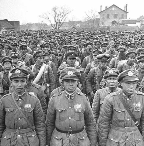 渡江战役后，国民党军队兵败如山倒，时任第103师师长的曾元三暗示军长程鹏可以率部