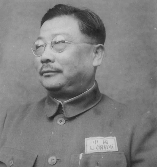 1949年，李克农走进毛主席房间，看见一物后，瞬间脸色大变，要不是这一举动，中国