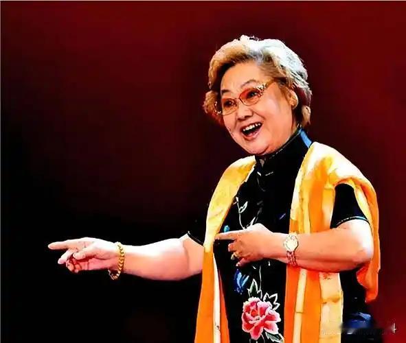 为什么郭兰英的唱功几十年无人超越？答案就藏在她身后的晋剧底子里。 郭兰英是正