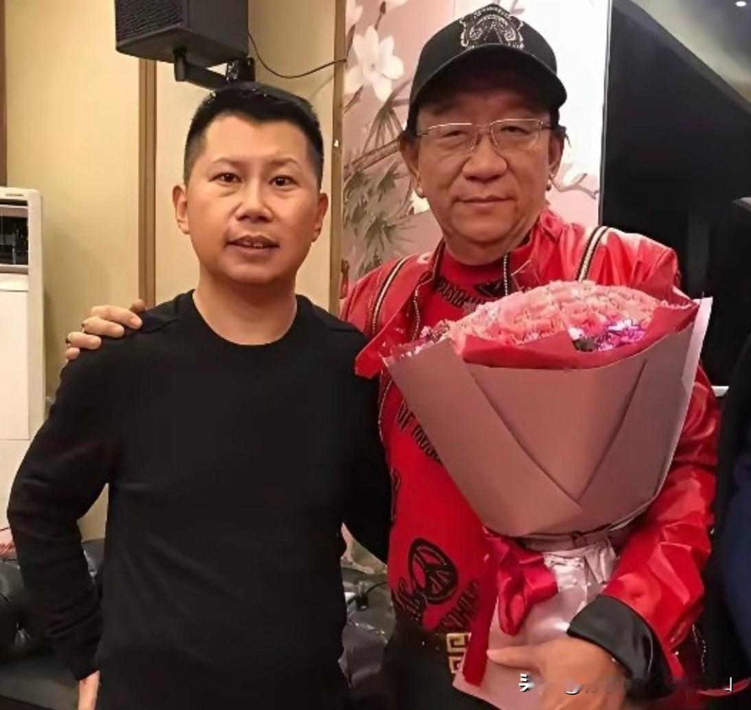 侯耀华称曾经当众提议想收何云伟！无奈给涨一辈都不干？何伟怕花摆知三节两寿钱？带艺
