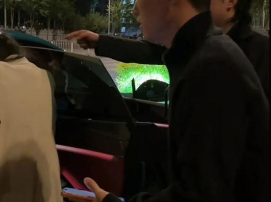 “泪目！”北方民族大学大四女生深夜接到母亲离世噩耗，可飞机高铁均无直达辗转需两天
