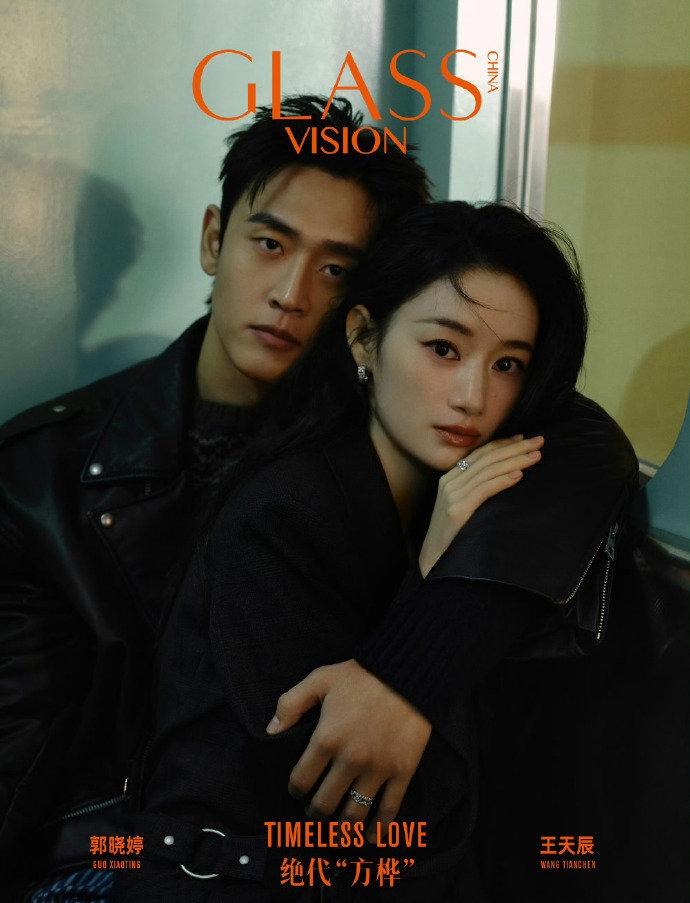 向涵之应该挺郁闷的。别的剧cp火了，不是合体走红毯，就是合体拍杂志，最不济也