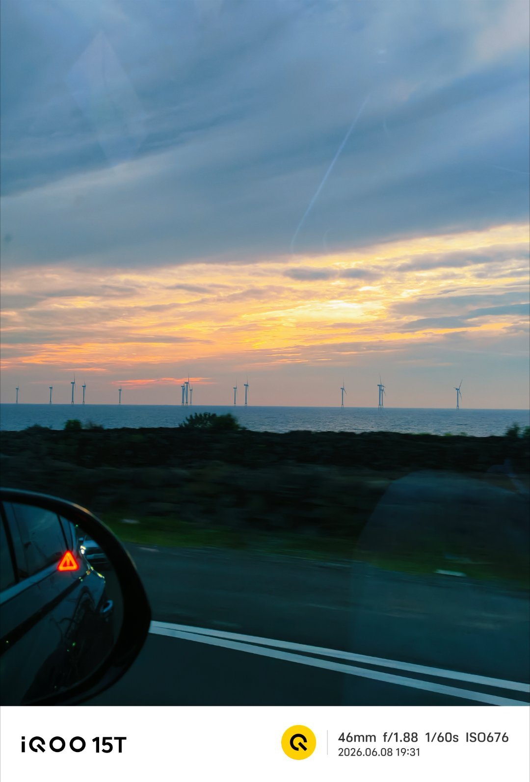 去海边的路上，忍不住一直在拍照，没办法，我手里的手机拍摄也太好看了，特别是这个动