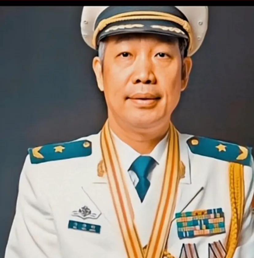 “当代钱学森”，他41岁成为中国工程院最年轻院士，一等功臣，是我国电磁弹射之父，