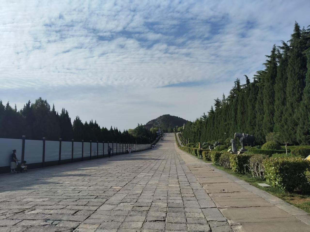 当李密和李渊在地下遇到:李密:老李呀，想不到“李氏当为天子”的