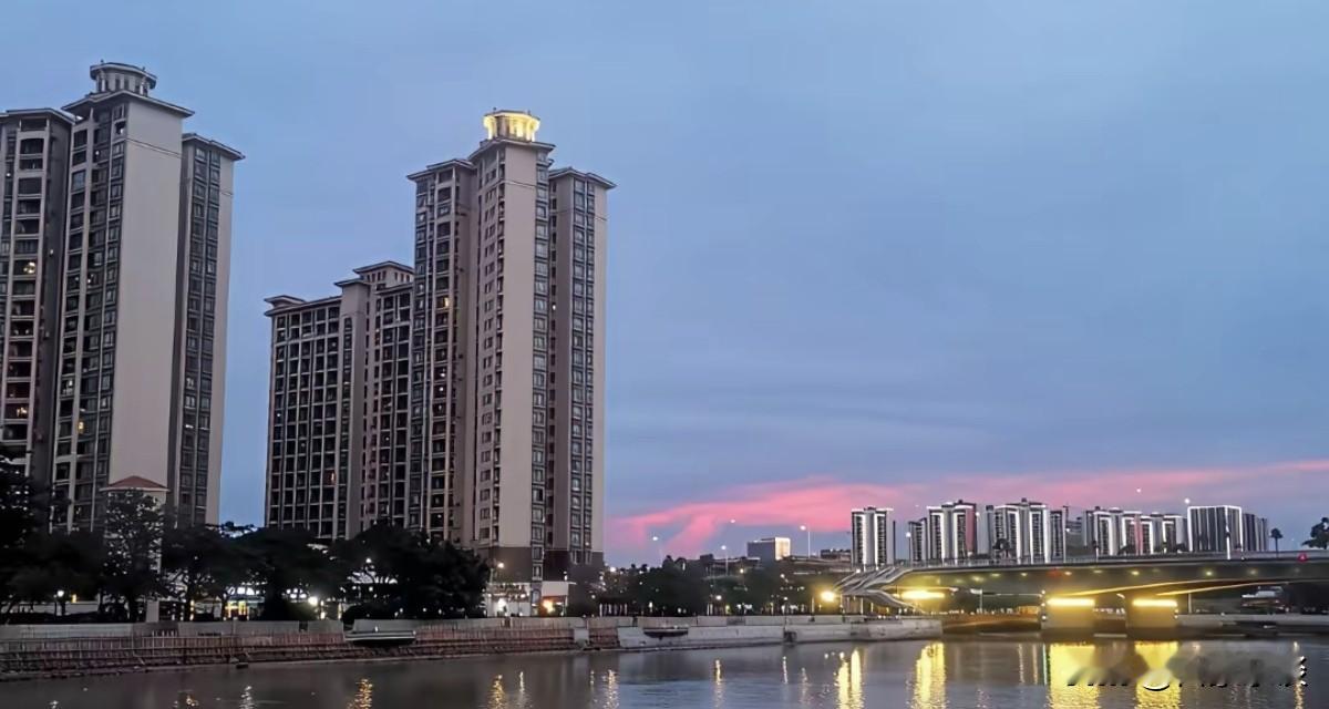 奉劝所有人，和邻居打交道，牢记这10条黄金原则，少结怨、多清净！1、平时碰面