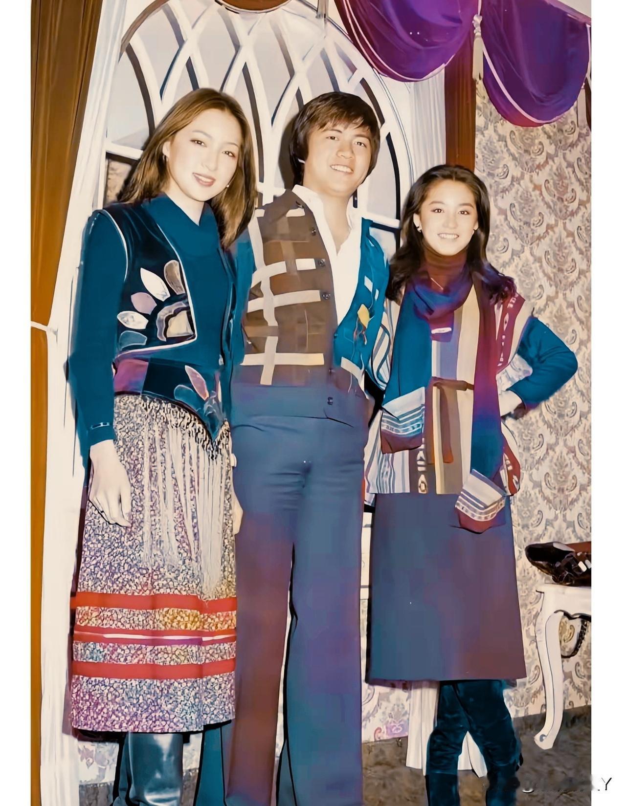 上世纪70年代末，胡因梦、林青霞、马永霖同框的合影，曾经的两大美女与帅哥，着实惊