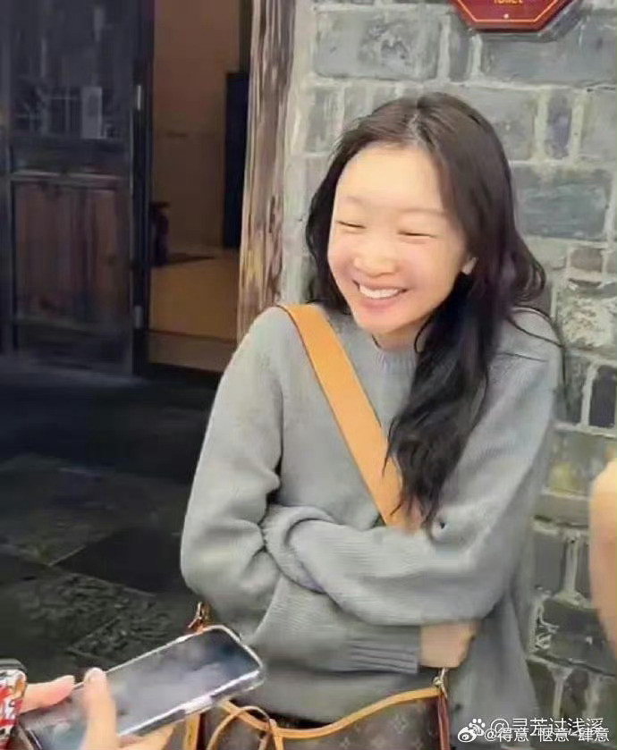 没想到啊，周冬雨的素颜都火到国外去了，韩网还说她是千年理想型。是没见过天然美女吧