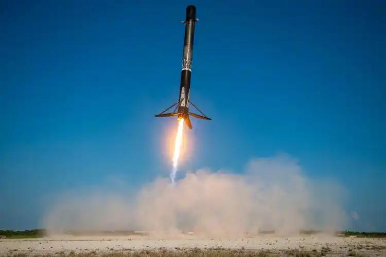SpaceX偷偷送上去一颗核卫星！商业公司首次把核电池装进太空，规则还没写出来