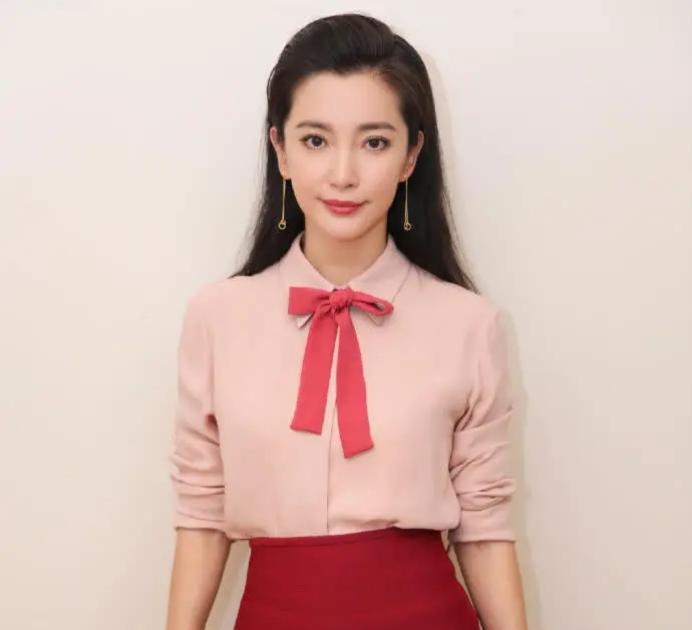 52岁李冰冰亲口承认：我这辈子不结婚了，妹妹的孩子就是我亲生的。当年她闯娱乐圈