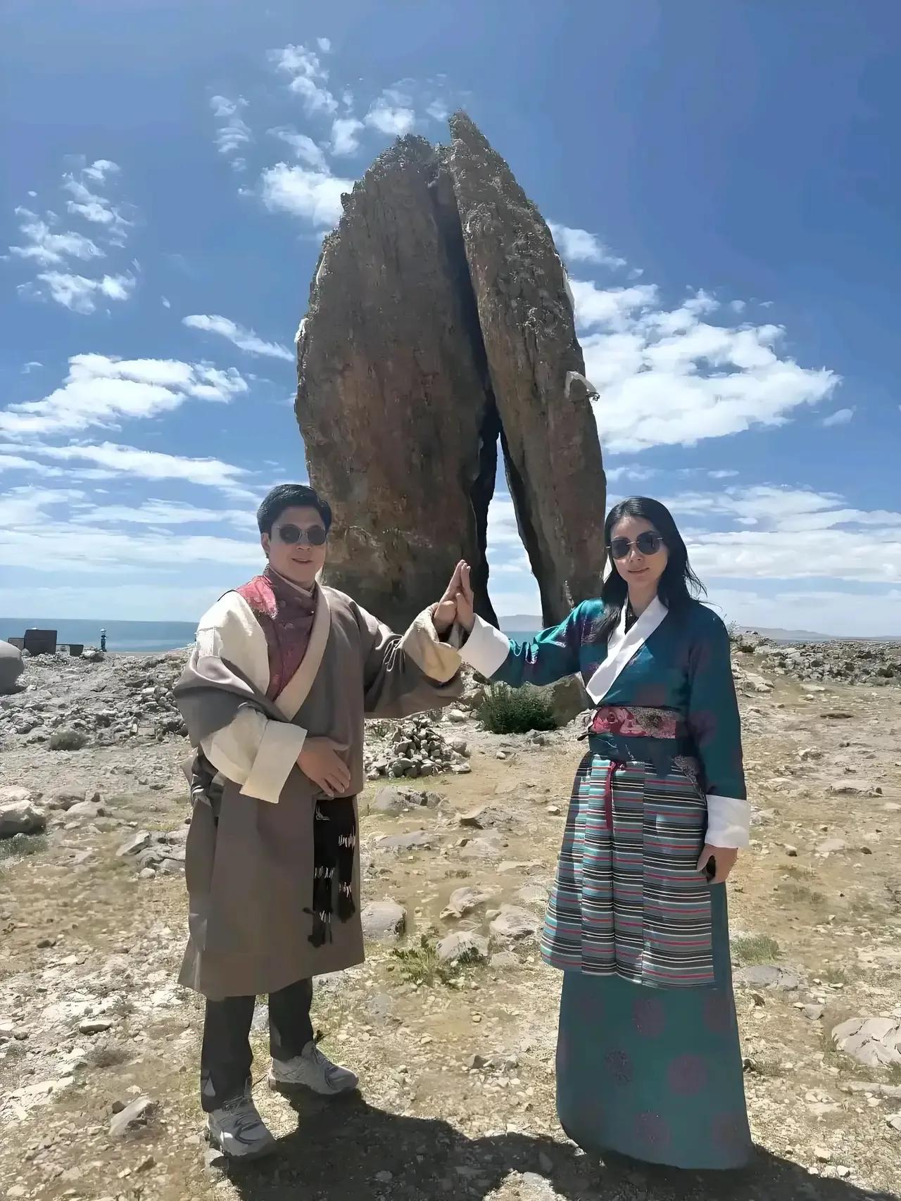 霍启刚做梦都要笑醒了吧，不是因为他的财富地位，而是他和郭晶晶两人彼此成就、共