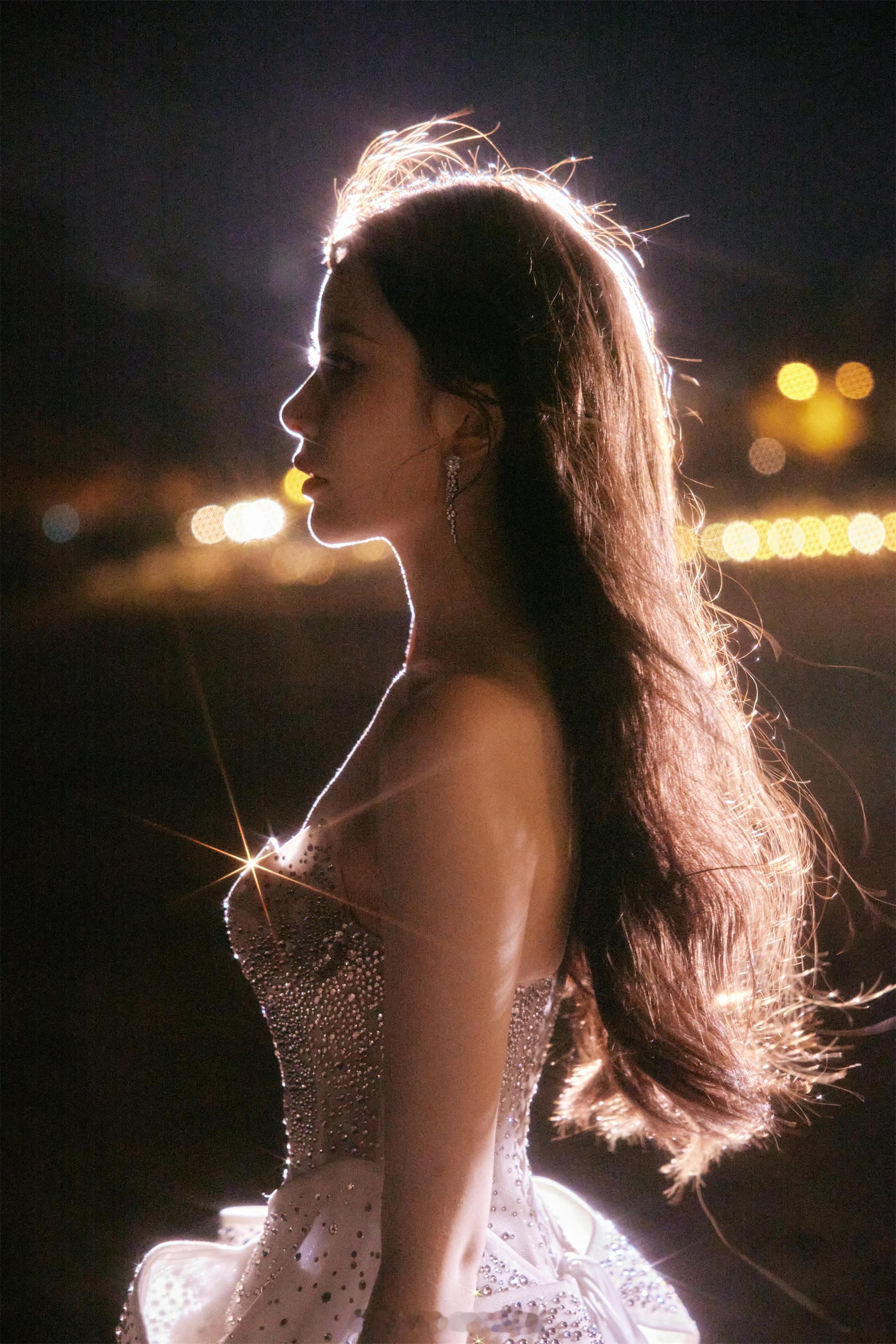 陈卓璇鎏光钻石裙​​​