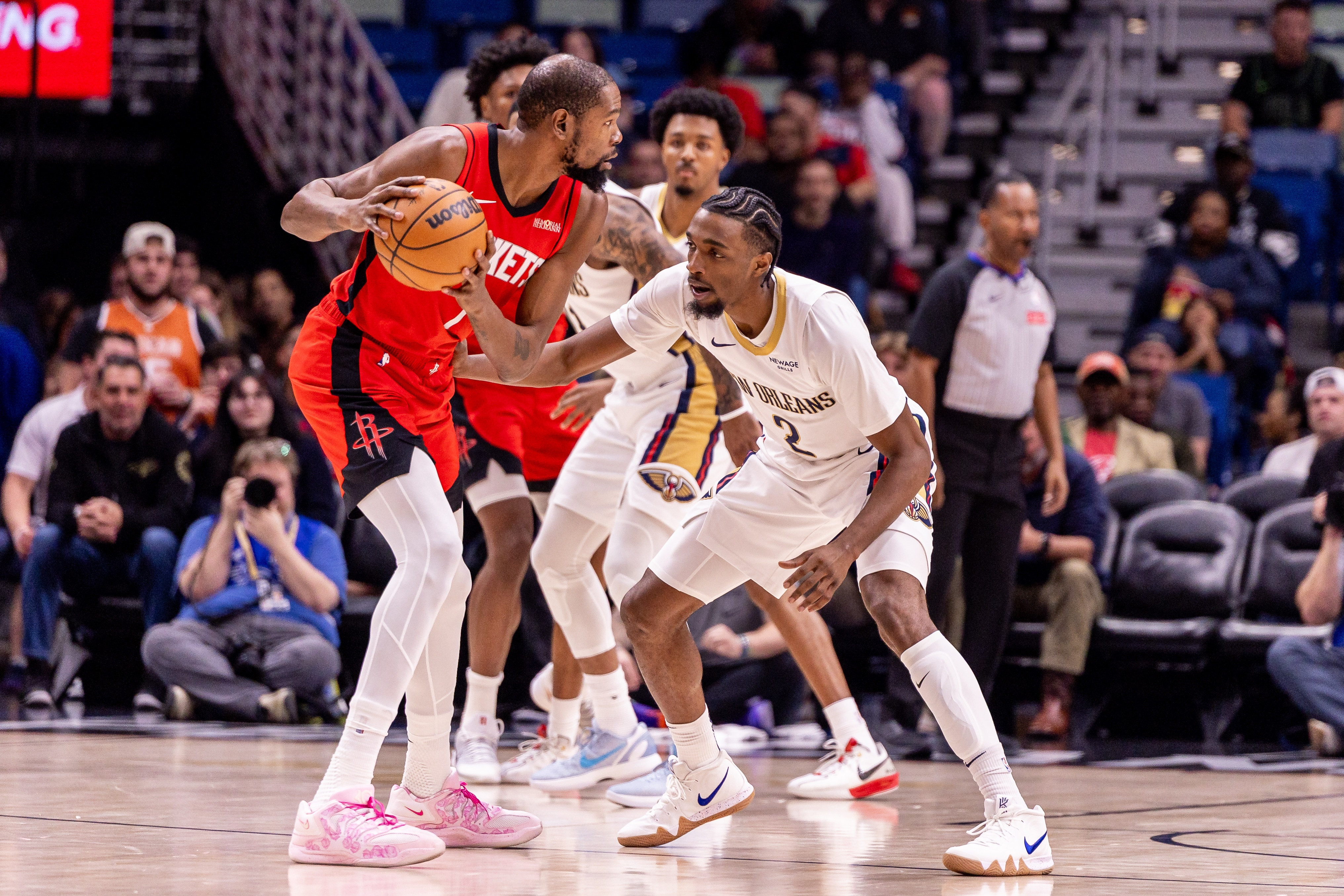 都说联盟的裁判并不是特别待见火箭队，其实也确实如此。根据报道，火箭队本赛季有26