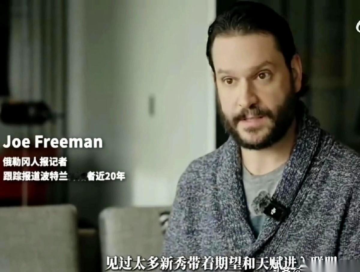 有时候想想，人这一辈子，最怕的不是没人看见你，而是太多人盯着你。才18岁啊，一