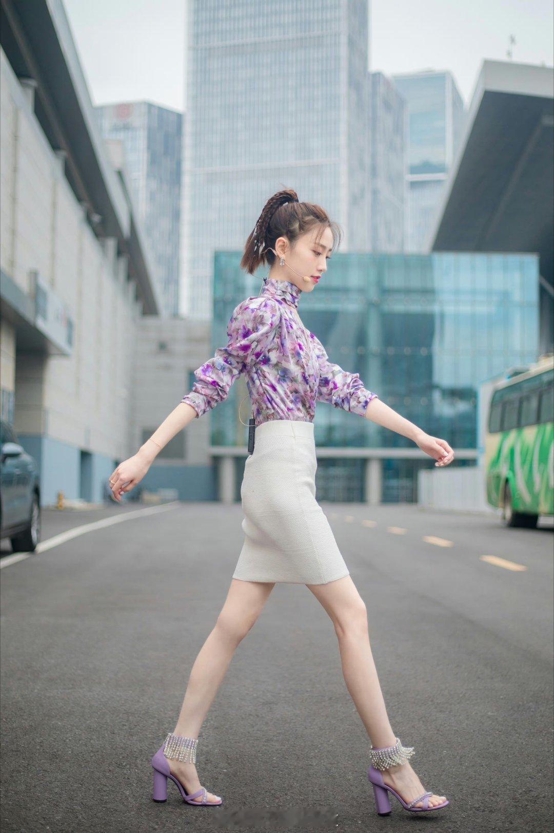 张纯烨主持界的美腿小姐姐