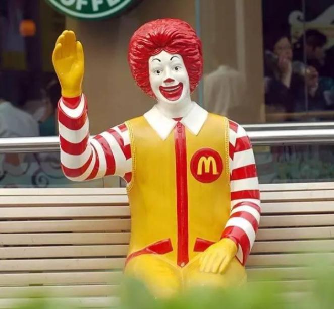 为什么现在没人提“外资撤离”“工业转移”“越印崛起”了？我说个案例大家就懂了！麦