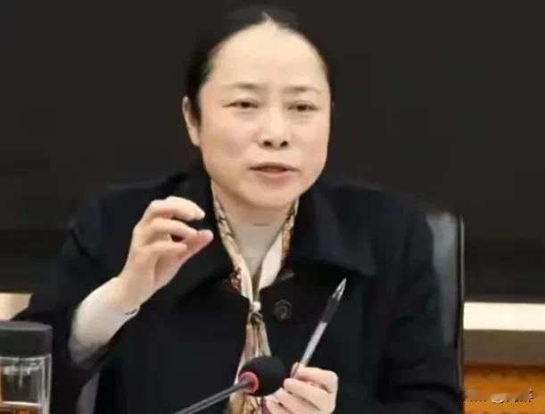 麻将桌上常胜军，KTV里第一名。要问此人她是谁，湖南邵阳仇珂静。邵阳市副市