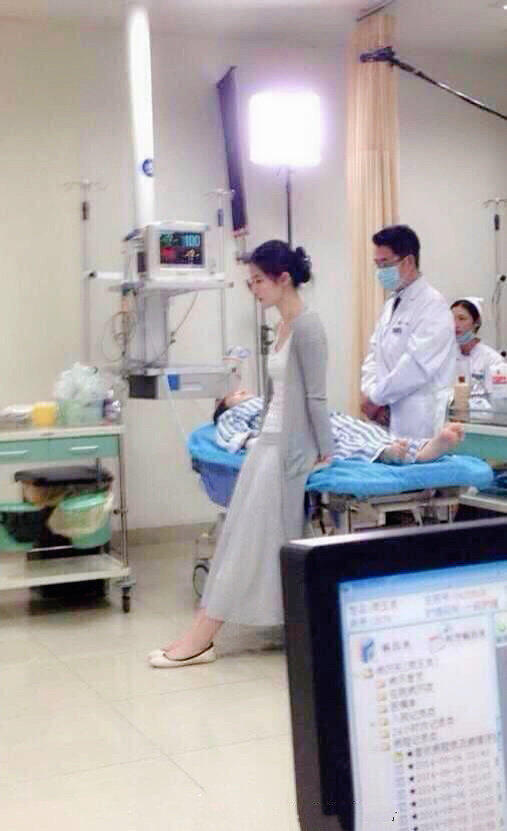 三爱经典的医院路透，天仙就是天仙啊！