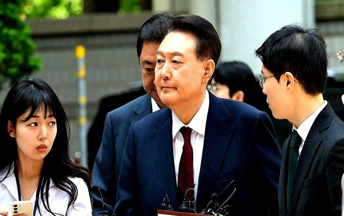 前总统尹锡悦面临死刑审判天呐！你敢相信吗？前总统尹锡悦竟
